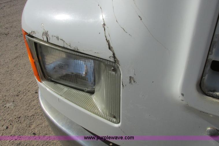 image for item G8358 1992 International 4700 service truck