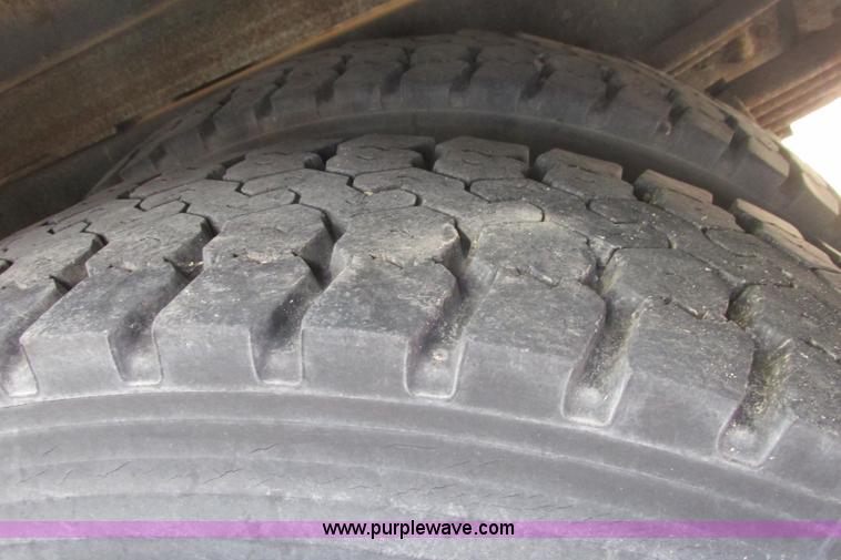 image for item G8358 1992 International 4700 service truck