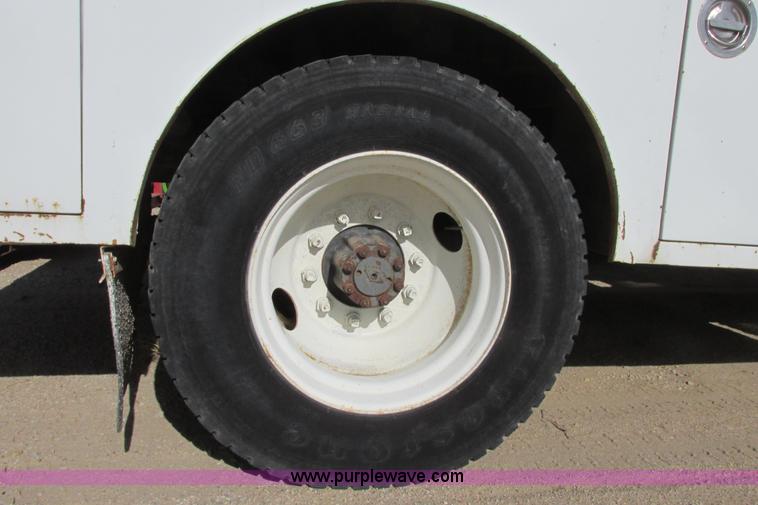 image for item G8358 1992 International 4700 service truck