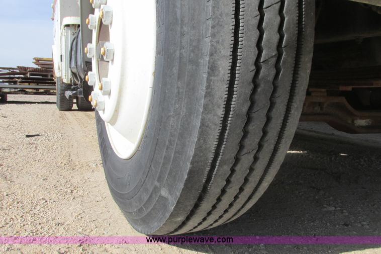 image for item G8358 1992 International 4700 service truck