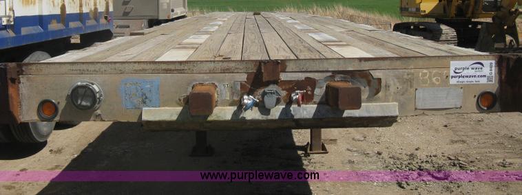 image for item G8409 1995 Viking V-F-96-48 flatbed trailer