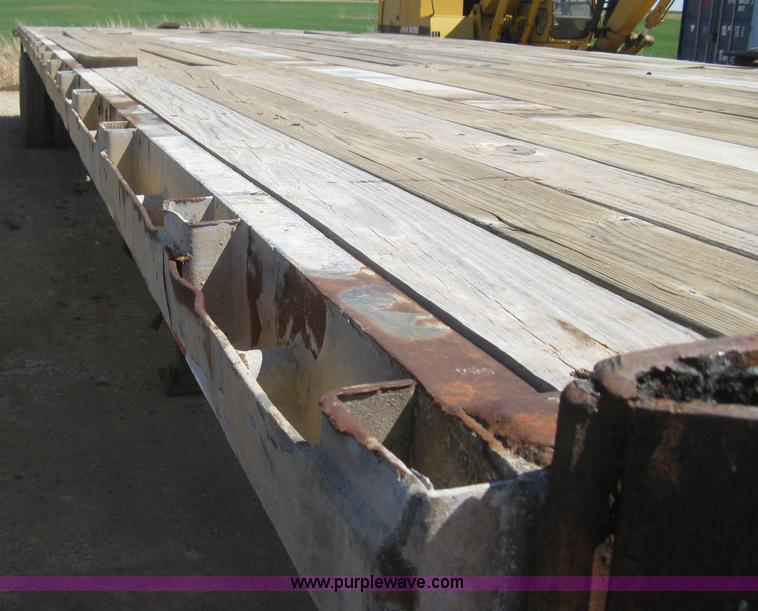 image for item G8409 1995 Viking V-F-96-48 flatbed trailer
