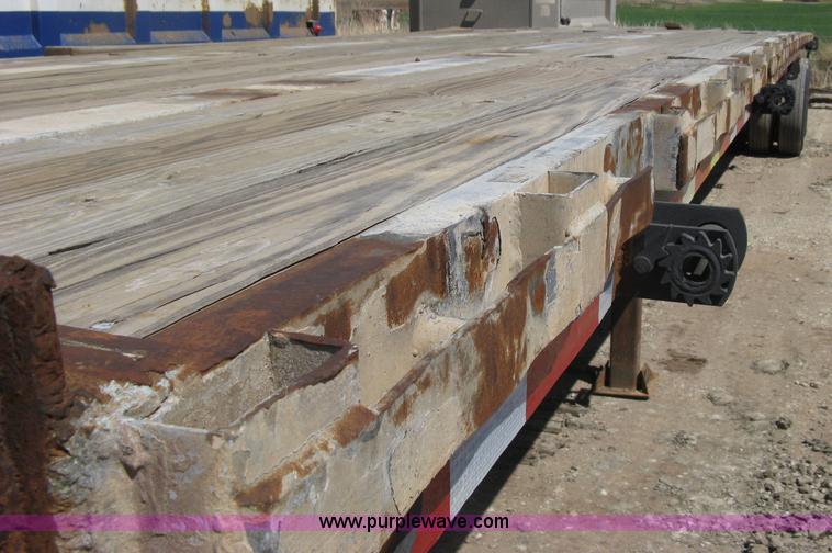 image for item G8409 1995 Viking V-F-96-48 flatbed trailer
