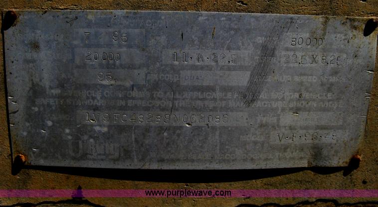 image for item G8409 1995 Viking V-F-96-48 flatbed trailer