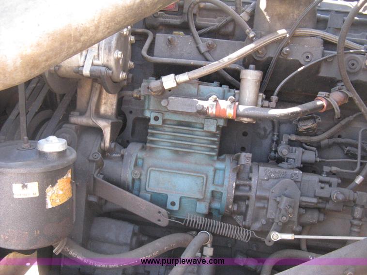 image for item G8410 1994 Ford Aeromax L9000 vacuum tank truck