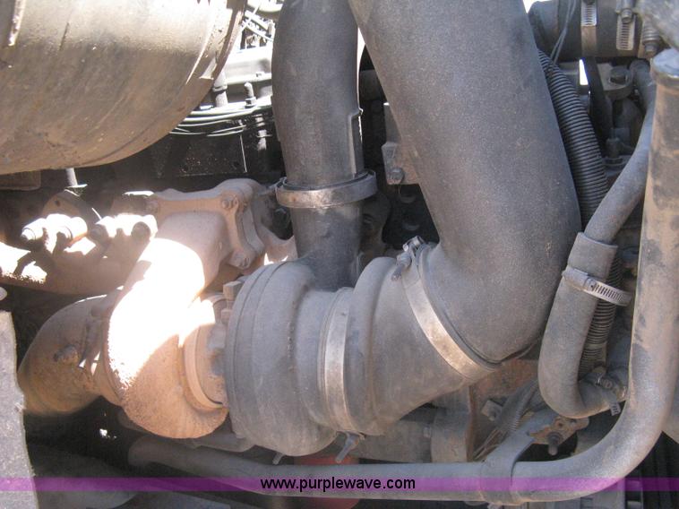 image for item G8410 1994 Ford Aeromax L9000 vacuum tank truck