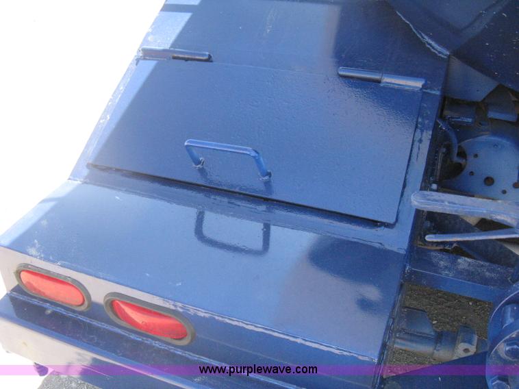 image for item G8410 1994 Ford Aeromax L9000 vacuum tank truck