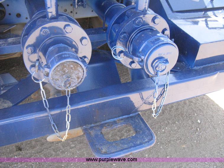 image for item G8410 1994 Ford Aeromax L9000 vacuum tank truck