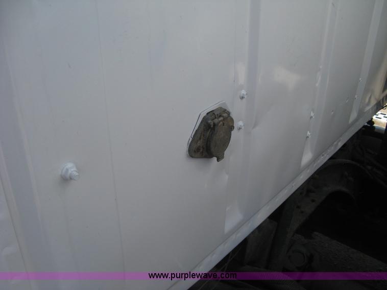 image for item G8410 1994 Ford Aeromax L9000 vacuum tank truck