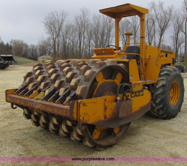 image for item G8778 1994 Dynapac CA25PD vibratory pad foot roller