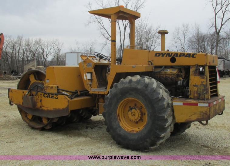 image for item G8778 1994 Dynapac CA25PD vibratory pad foot roller