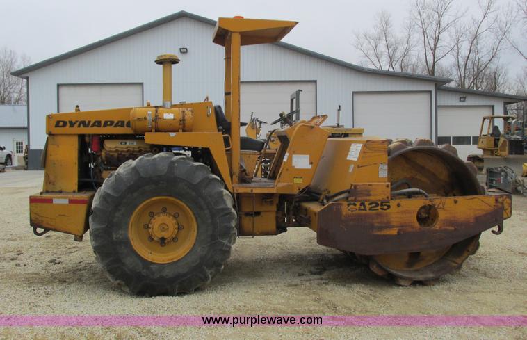 image for item G8778 1994 Dynapac CA25PD vibratory pad foot roller