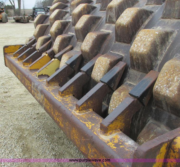 image for item G8778 1994 Dynapac CA25PD vibratory pad foot roller