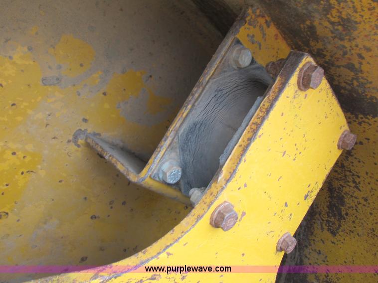 image for item G8778 1994 Dynapac CA25PD vibratory pad foot roller