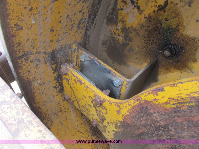 image for item G8778 1994 Dynapac CA25PD vibratory pad foot roller