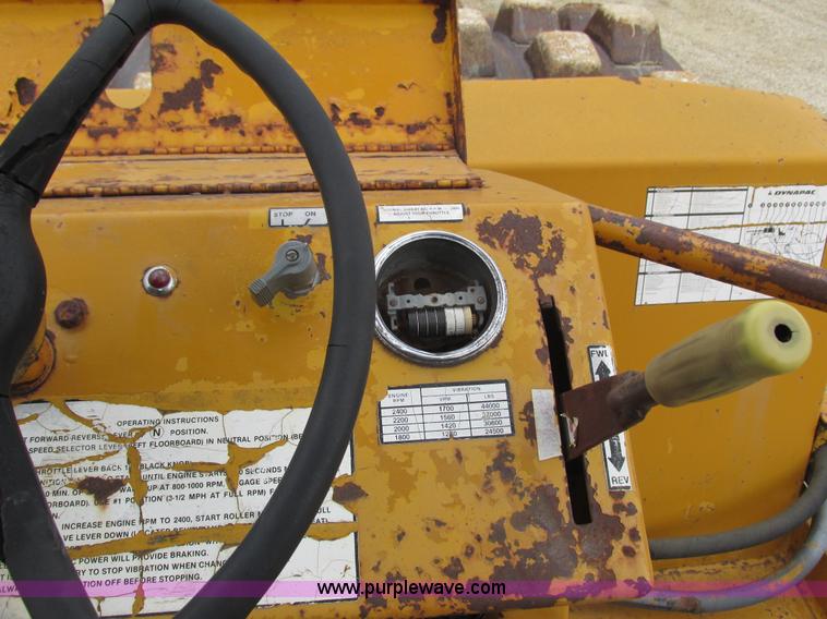 image for item G8778 1994 Dynapac CA25PD vibratory pad foot roller