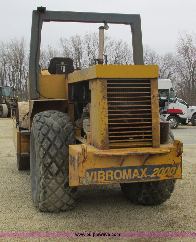 image for item G8779 Vibromax 2000 W1102D vibratory smooth drum roller