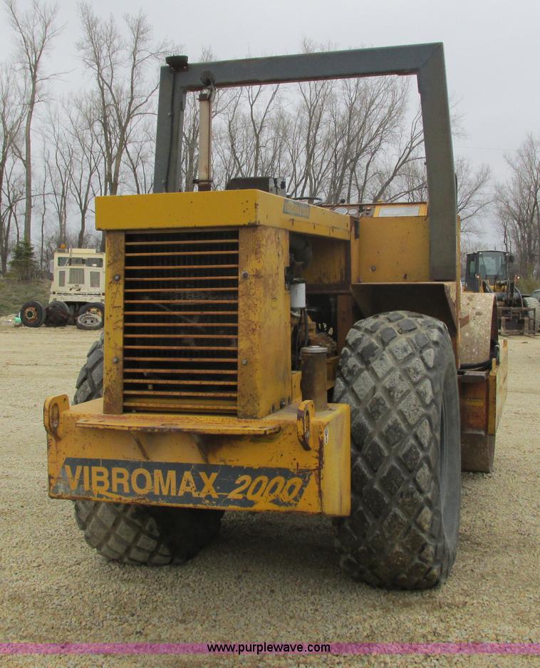 image for item G8779 Vibromax 2000 W1102D vibratory smooth drum roller