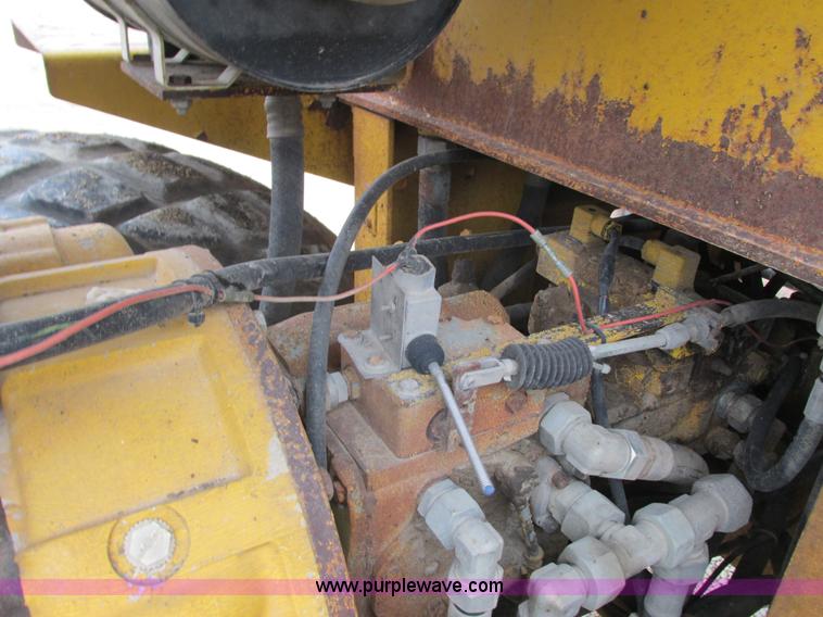 image for item G8779 Vibromax 2000 W1102D vibratory smooth drum roller