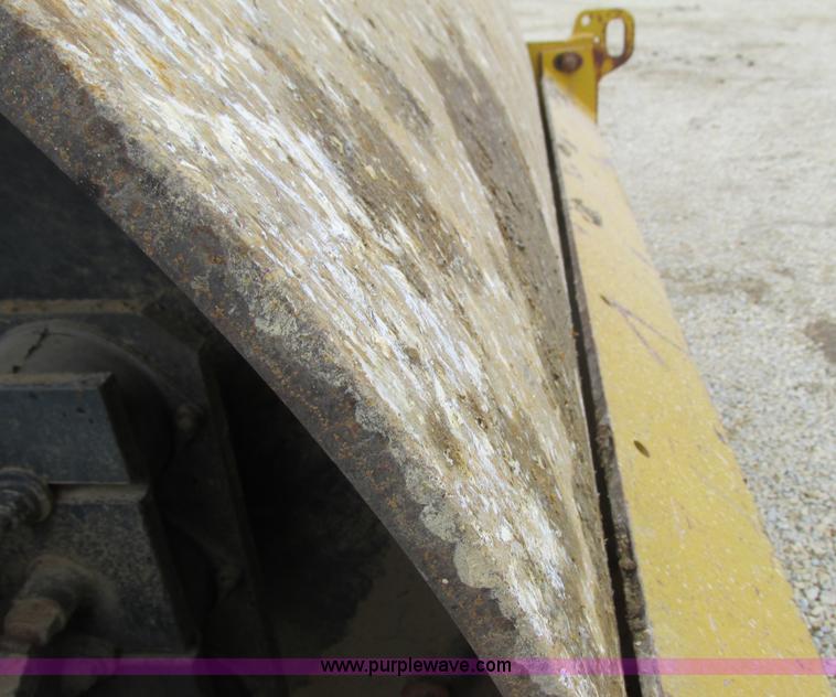 image for item G8779 Vibromax 2000 W1102D vibratory smooth drum roller