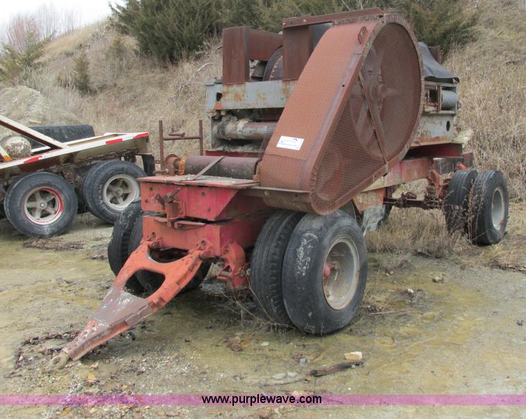 image for item G8785 Austin Western roll crusher