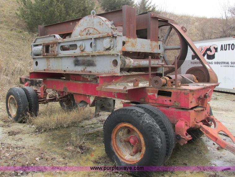 image for item G8785 Austin Western roll crusher