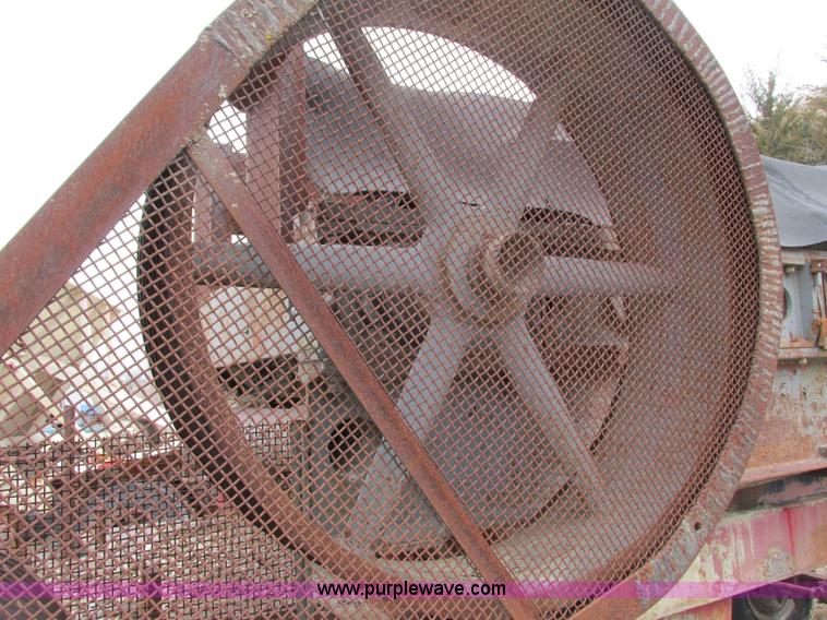 image for item G8785 Austin Western roll crusher