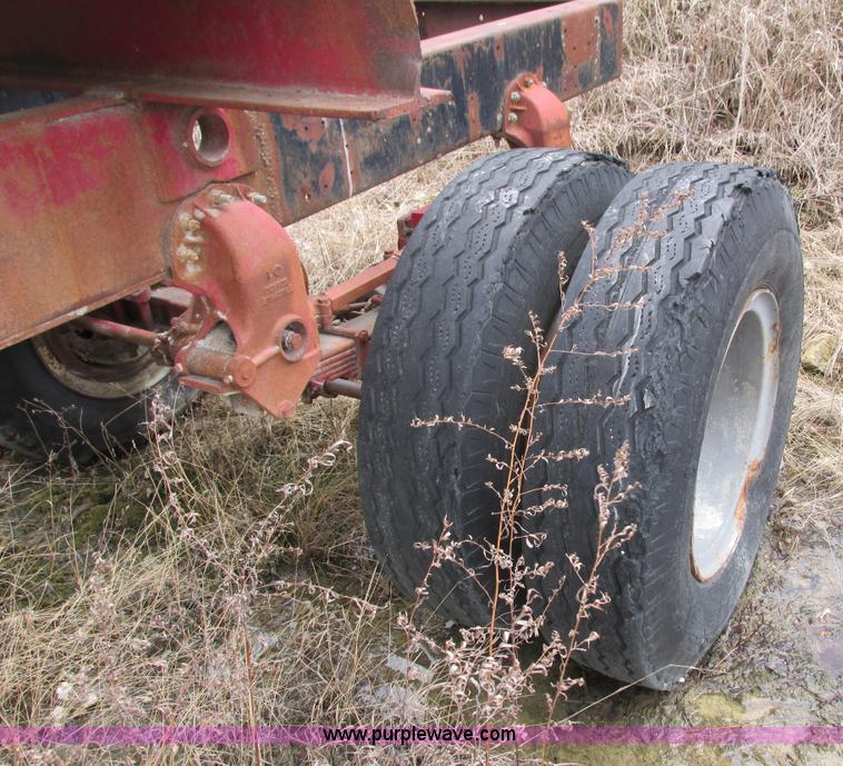 image for item G8785 Austin Western roll crusher