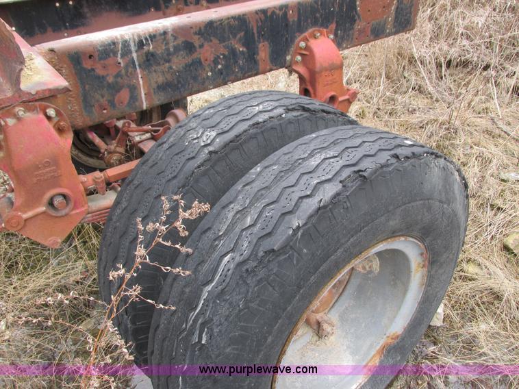 image for item G8785 Austin Western roll crusher