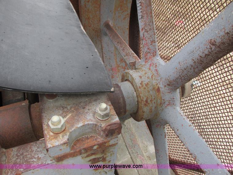 image for item G8785 Austin Western roll crusher