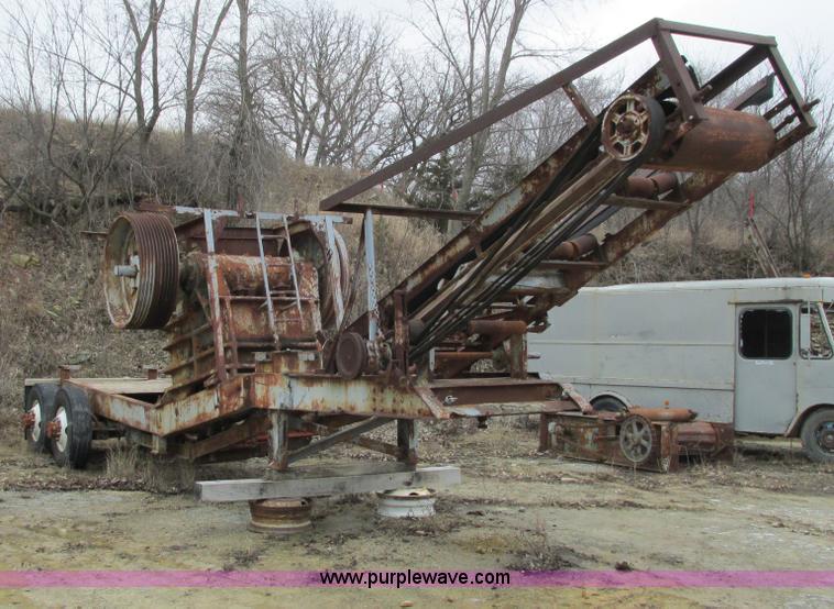 image for item G8786 Wisconsin foundry jaw crusher