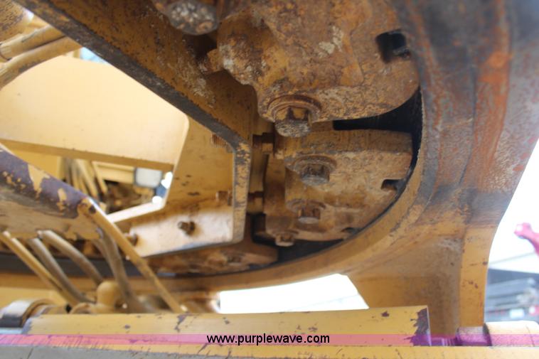 image for item H1421 1998 Caterpillar 140H articulated motor grader