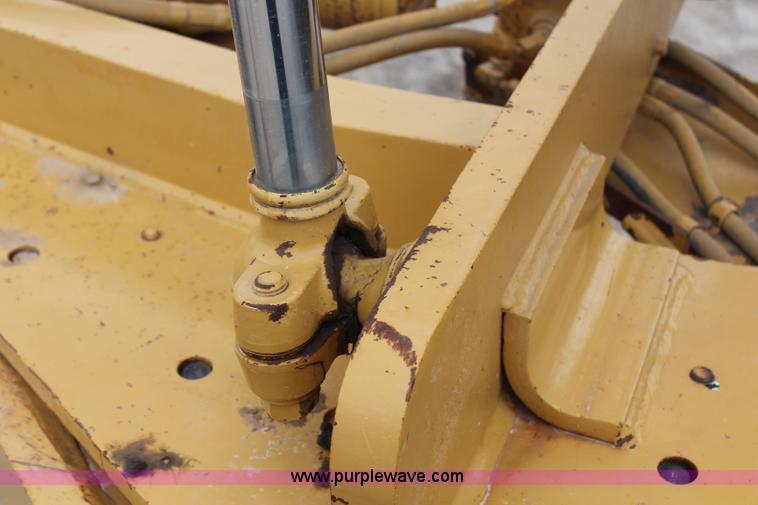 image for item H1421 1998 Caterpillar 140H articulated motor grader