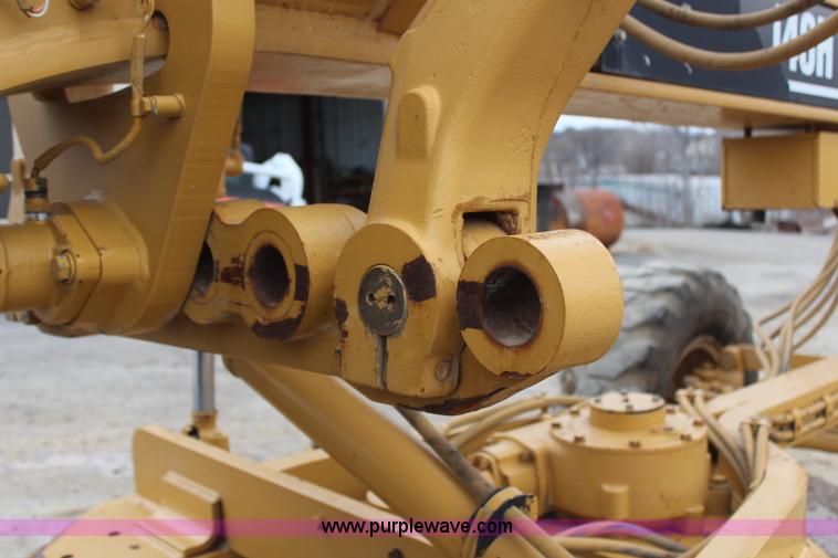 image for item H1421 1998 Caterpillar 140H articulated motor grader