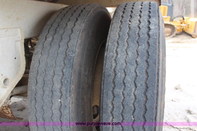 image for item H1427 2008 Construction Trailer Specialist, Inc. BDT-40 belly dump trailer