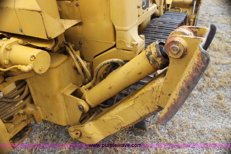 image for item H2112 1979 Caterpillar 931 track loader with backhoe attachment