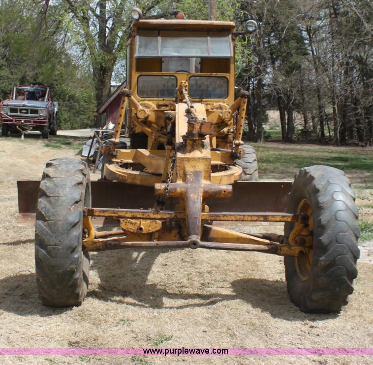 image for item H2113 Caterpillar 12 motor grader