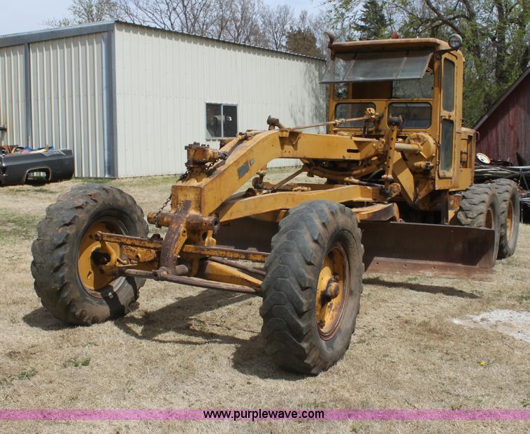 image for item H2113 Caterpillar 12 motor grader