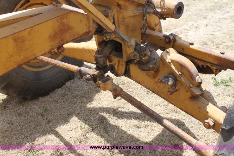 image for item H2113 Caterpillar 12 motor grader