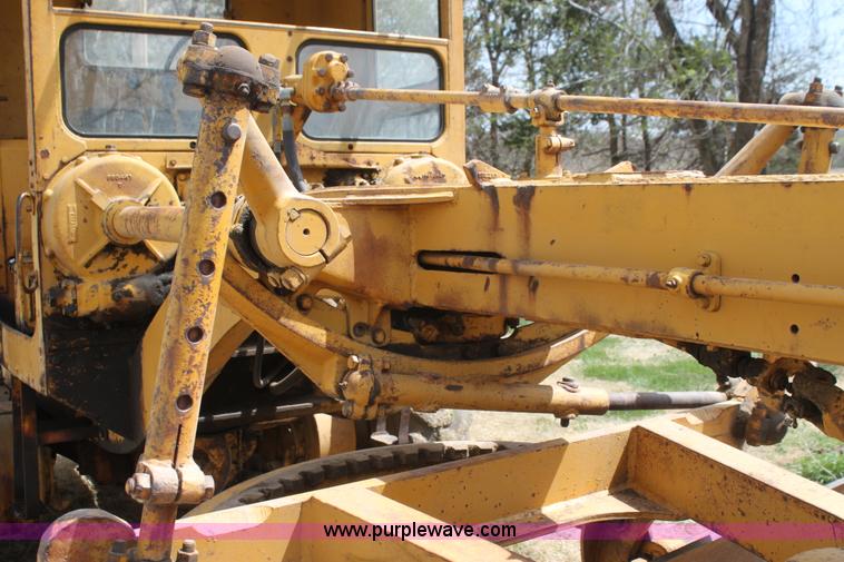 image for item H2113 Caterpillar 12 motor grader