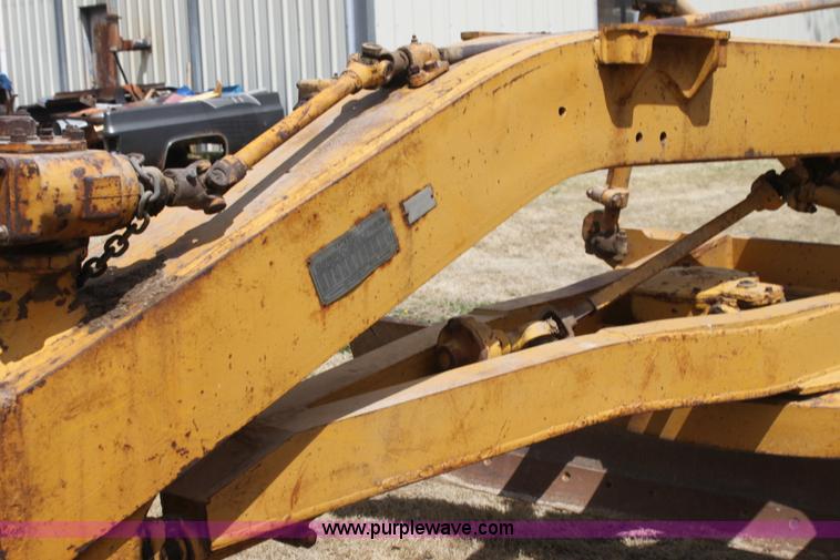 image for item H2113 Caterpillar 12 motor grader