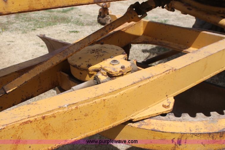 image for item H2113 Caterpillar 12 motor grader