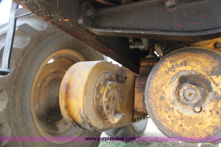 image for item H2113 Caterpillar 12 motor grader