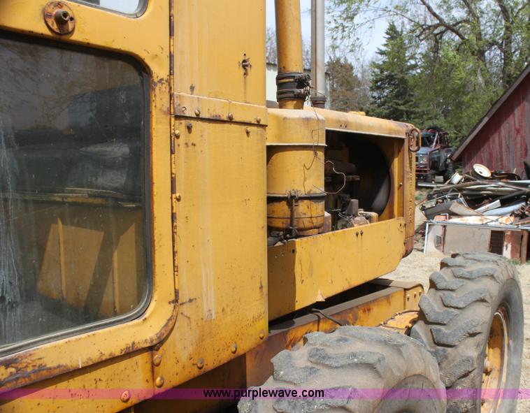 image for item H2113 Caterpillar 12 motor grader