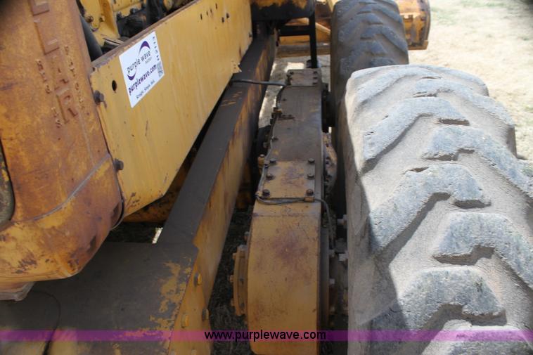 image for item H2113 Caterpillar 12 motor grader