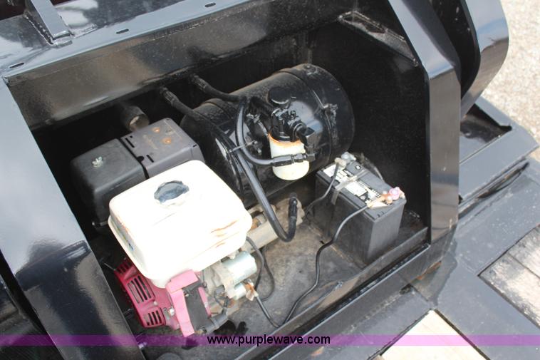 image for item H2595 1998 Etnyre PRTN50TD3-T1 detachable lowboy trailer