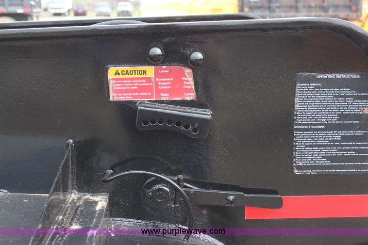 image for item H2595 1998 Etnyre PRTN50TD3-T1 detachable lowboy trailer