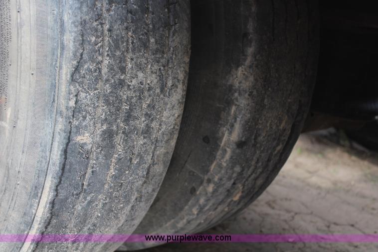 image for item H2595 1998 Etnyre PRTN50TD3-T1 detachable lowboy trailer