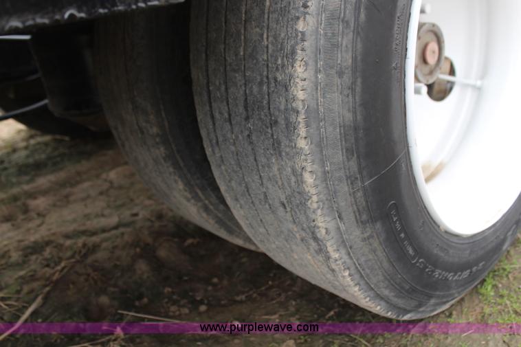 image for item H2595 1998 Etnyre PRTN50TD3-T1 detachable lowboy trailer