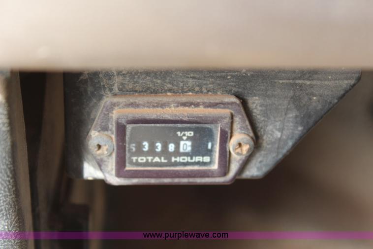 image for item H2596 1996 Ford F800 dump truck